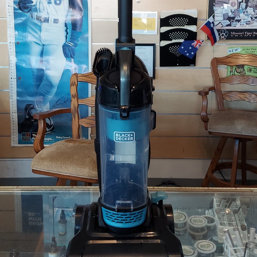 BLACK & DECKER CLEANER